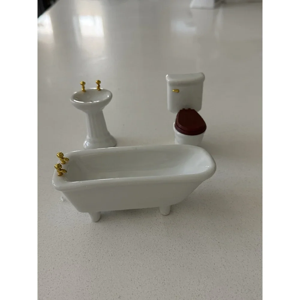 Miniature Dollhouse 1:12 Scale - Bathroom Set White‎ Gold Fixtures T5013